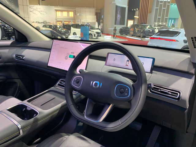 Layout dashboard dan head unit di mobil listrik baru Changan Nevo Q05. Foto: Dok. Changan