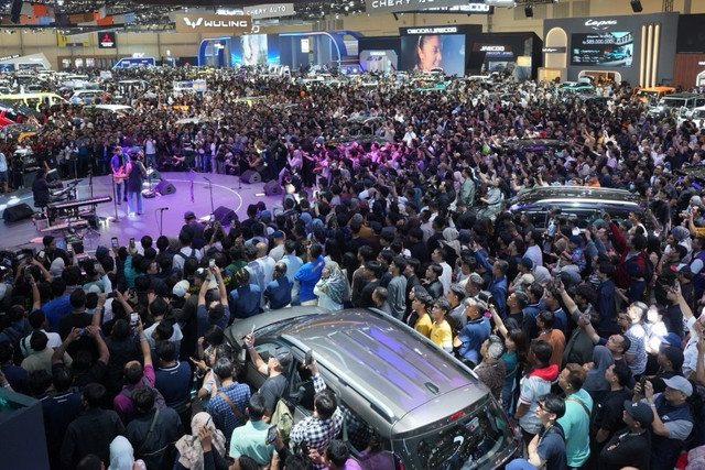 Antusiasme pengunjung di GIIAS 2026. Foto: Dok. Instagram @giias_id