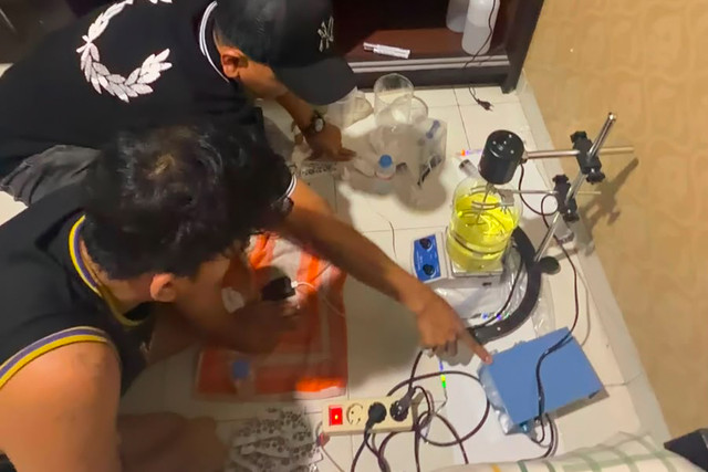 Bareskrim bongkar produksi vape etomidate di kos Kemang, 3 orang jadi tersangka. Foto: Dok. Istimewa