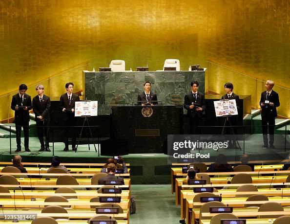 BTS menyampaikan pidato dalam Sidang Umum PBB di New York, Amerika Serikat tahun 2018, sebagai bagian dari keterlibatan mereka dalam isu global. (Foto: Getty Images)