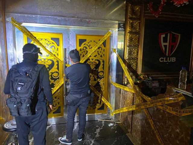 Bareskrim Polri menggerebek tempat hiburan malam HH Club Planet 3.0 Pub & KTV di Kota Batam, Kepulauan Riau, Senin (10/8/2026) dini hari. Foto: Dok. Istimewa