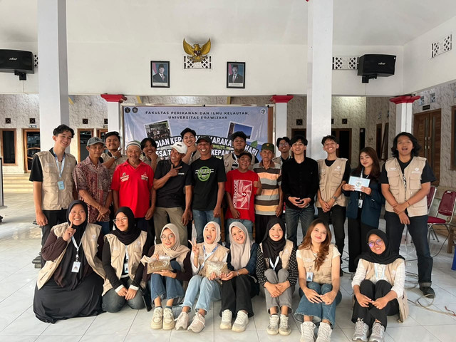 Sosialisasi Hasil Pembuatan Pakan Ikan Alternatif dari Tumbuhan Paku Air, Kabupaten Malang. Foto: Sumber Pribadi.