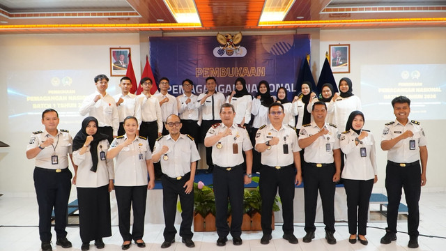 foto bersama seluruh peserta magang nasional dan pejabat pada kanwil ditjenpas diy