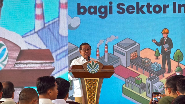 Gubernur DKI Jakarta Pramono Anung menghadiri Peluncuran Perlindungan Sosial bagi Sektor Informal Persampahan Indonesia di RDF Plant Rorotan, Jakarta Utara, Senin (10/8). Foto: Zahira Hilman/kumparan
