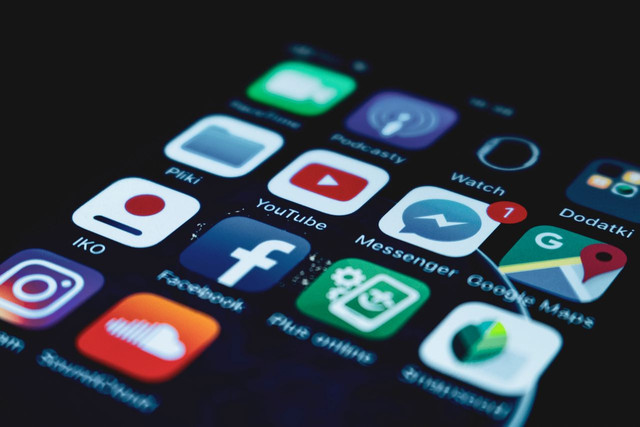 Internet menyediakan begitu banyak bahan. Sumber: Pexels.com