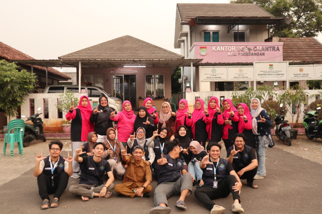 Foto Bersama Setelah Kegiatan Senam Bersama