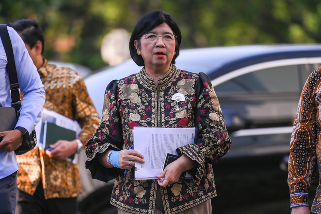 Pejabat Gubernur Sementara Bank Indonesia (BI) Destry Damayanti berjalan untuk mengikuti rapat Komite Stabilitas Sistem Keuangan (KSSK) dengan Presiden Prabowo Subianto di Kompleks Istana Kepresidenan, Jakarta, Senin (27/7/2026). Foto: Hafidz Mubarak A/ANTARA FOTO
