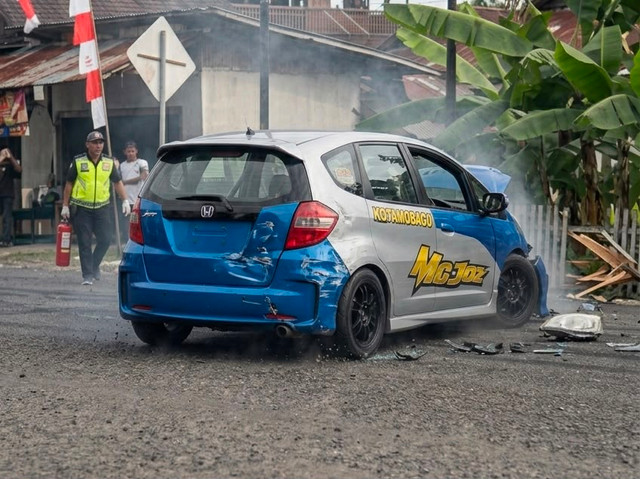 Ilustrasi kecelakaan drag race di Kota Kotamobagu, Sulawesi Utara. Foto: Olah Digital Gemini AI