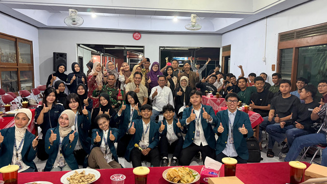Kegiatan mahasiswa KKN Undip bersama Dinas Pariwisata Wonogiri, Tenaga Ahli Kecamatan Selogiri, Perangkat Desa Pule, dan Masyarakat Desa Pule dalam rangka pelaksanaan program KKN "Desa Wisata". Kegiatan ini menjadi bagian dari upaya membangun kolaborasi dan pemberdayaan masyarakat menuju Desa Pule Berkarya, Desa Wisata Berjaya.