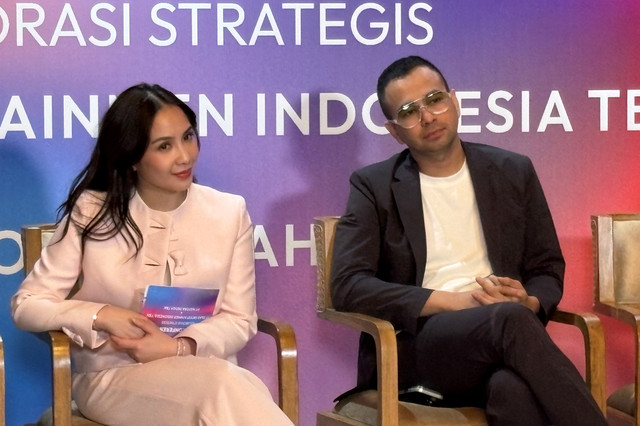 Nagita Slavina dan Raffi Ahmad memberikan keterangan saat konpers kerja sama Rans Entertainment dan Mayora di Jakarta, Senin (11/8/2026). Foto: Aprilandika Pratama/kumparan