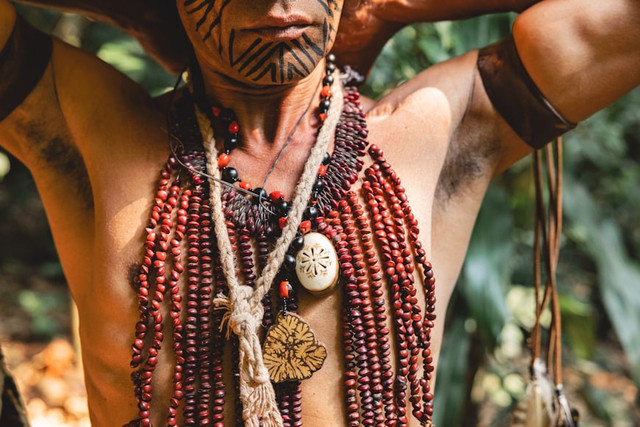 Ilustrasi Budaya Lokal yang Mulai Ditinggalkan, Foto:Unsplash/Fellipe Ditadi