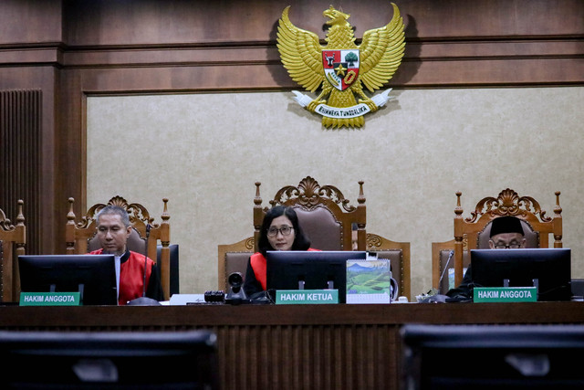 Ketua Majelis Hakim Ni Kadek Susantiani memimpin sidang perdana terdakwa kasus dugaan korupsi kuota haji periode 2023-2024 Yaqut Cholil Qoumas di Pengadilan Tipikor, Jakarta, Selasa (11/8/2026). Foto: Jamal Ramadhan/kumparan