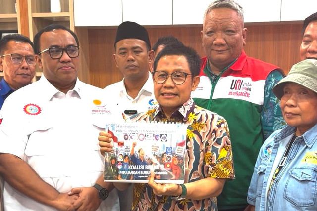 Ketua Umum Partai Kebangkitan Bangsa (PKB) Abdul Muhaimin Iskandar atau Cak Imin menerima kunjungan Koalisi Besar Perjuangan Buruh Indonesia yang terdiri atas 18 presiden serikat buruh nasional di Jakarta, Senin (11/8/2026). Foto: PKB