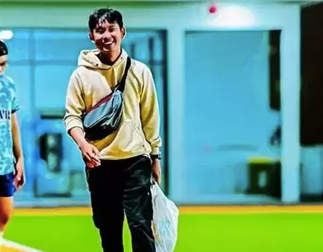 Syarif, kurir SPX Express yang kembalikan uang COD Rp 92 juta. Foto: dok. Istimewa