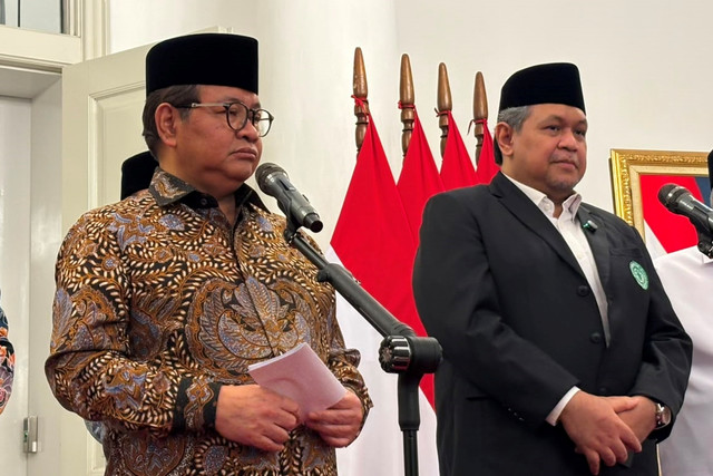 Gubernur DKI Jakarta Pramono Anung dan Ketua Umum MUI Provinsi DKI Jakarta Muhammad Faiz Syukron memberikan keterangan pers usai menghadiri Pengukuhan Pengurus MUI DKI Jakarta di Balai Kota DKI Jakarta, Selasa (11/8/2026). Foto: Nauval Pratama/kumparan