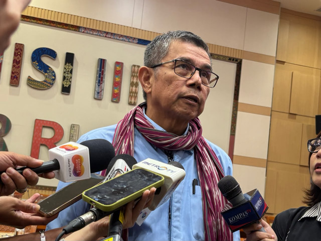 Anggota Komisi III DPR Hinca Pandjaitan di Kompleks Parlemen, Senayan, Jakarta, Selasa (11/8/2026). Foto: Nasywa Athifah/kumparan