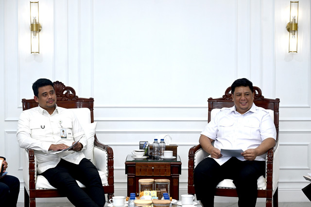 Gubernur Sumut Bobby Nasution saat menerima audiensi panitia penyelenggara Toba Caldera Culture Festival 2026 di Medan, Sumatera Utara, Selasa (11/8/2026).  Foto: Dok. Diskominfo Sumut