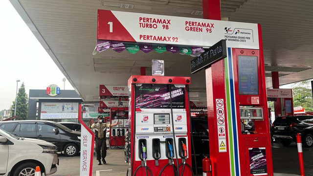 Ilustrasi Harga BBM Pertamax 12 Agustus 2026. Foto: Fariza Rizky Ananda/ KumparanBISNIS