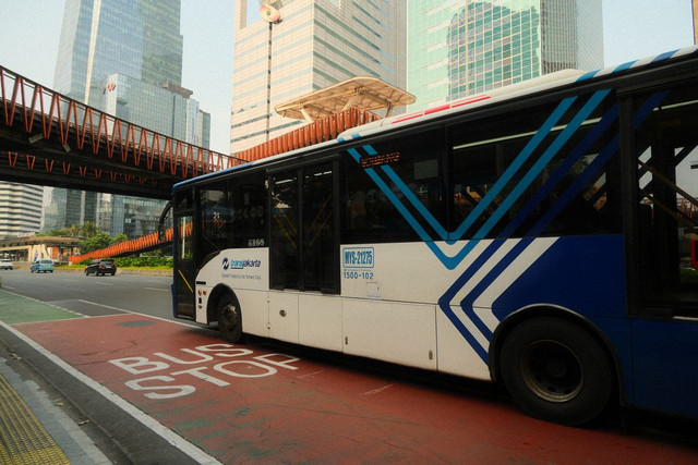 Ilustrasi membahas tarif Transjakarta Senayan-Ancol. Foto: Pexels