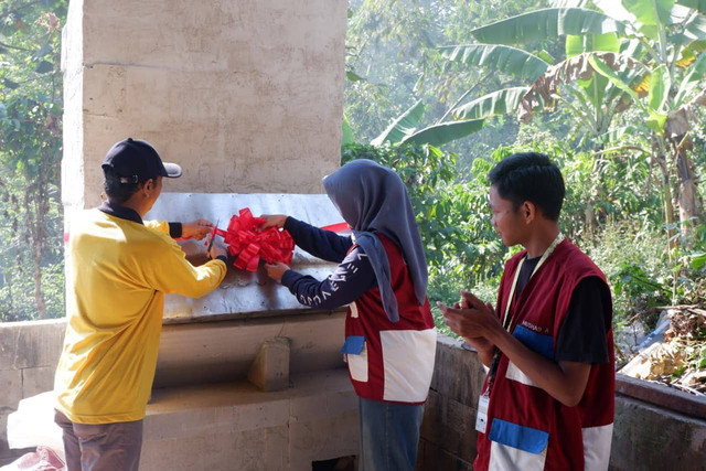 Peresmian Rocket Stove bersama Warga (Foto: Dok Tim)