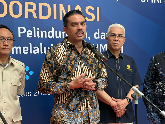 Menteri UMKM Maman Abdurrahman dalam Konferensi Pers Rapat Koordinasi SAPA UMKM di Grand Sahid Jaya, Jakarta, Rabu (12/8/2026). Foto: Najma Ramadhanya/kumparan