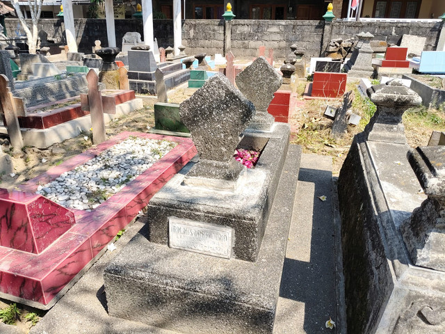 Kondisi terkini makam mertua mendiang seniman Djaduk Ferianto di Makam Kuncen Lama, Pakuncen, Kota Yogyakarta yang sempat dirusak juru kunci. Foto: Arfiansyah Panji Purnandaru/kumparan
