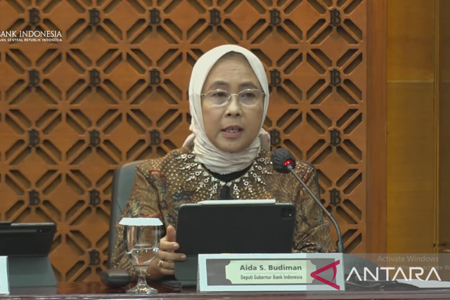 Deputi Gubernur Bank Indonesia (BI) Aida S Budiman berbicara dalam konferensi pers Pengumuman Hasil Rapat Dewan Gubernur BI Maret 2023 yang dipantau dalam jaringan di Jakarta, Kamis (16/3/2023). Foto: Martha Herlinawati Simanjuntak/ANTARA