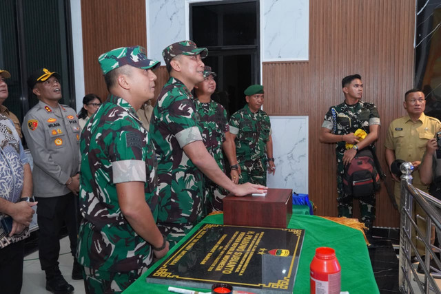 Pangdam I Bukit Barisan, Mayjen TNI Hendy Antariksa meresmikan Masjid Al-Ikhlas Kodim 0208/Asahan di Kabupaten Asahan, Senin (10/8/2026). Foto: Dok. Pendam I Bukit Barisan