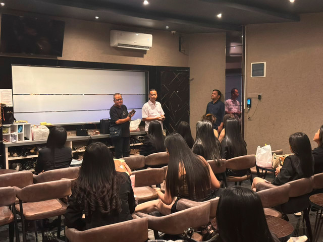 Badan Narkotika Nasional Provinsi (BNNP) Jawa Tengah menggelar razia di tempat hiburan malam THM 101 Biliard & Cafe, Tegal, Kamis (13/8/2026). Foto: Dok. BNN