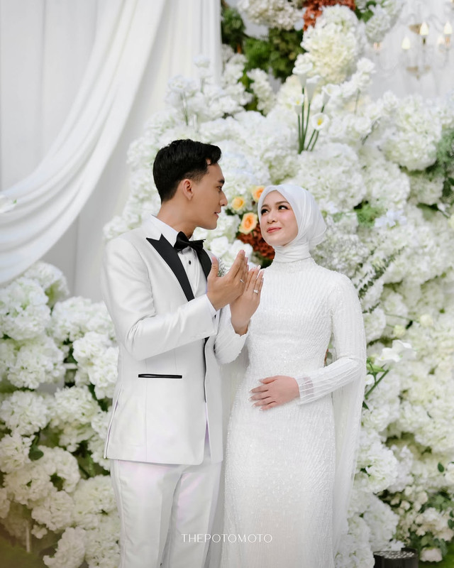 Pernikahan Dea Annisa dan Mazaki Ahmad. Foto: Instagram @thepotomoto