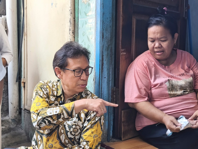 Menteri Kesehatan Budi Gunadi Sadikin Saat Meninjau Kondisi Kesehatan Warga di Wilayah Padat Penduduk Kapuk Muara, Penjaringan, Jakarta Utara, Kamis (13/8/2026). Foto: Aditya Nugraha/kumparan
