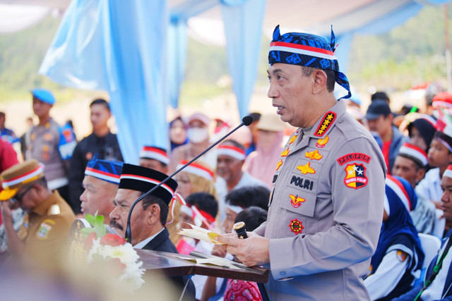 Kapolri Jenderal Listyo Sigit Prabowo dalam acara peresmian 3.395 jembatan TNI-Polri dan 3.000 sumber air bersih TNI Angkatan Darat oleh Presiden Republik Indonesia pada Kamis (13/8/2026). Foto: Dok. Istimewa