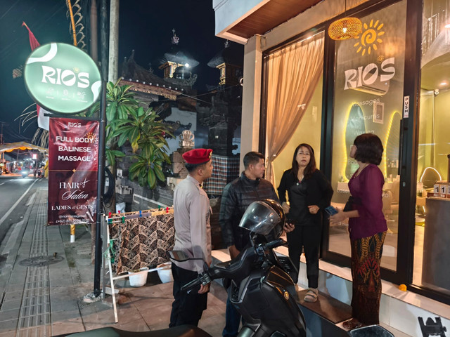 Proses penyelidikan terhadap kejadian WNA yang diduga kabur dan tidak mau membayar perawatan pijat di sebuah salon yang terletak di Canggu, Badung, Bali, Rabu (12/8/2026). Foto: Dok. Humas Polres Badung