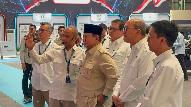 Presiden Prabowo Subianto menghadiri agenda peluncuran ekosistem Motor Listrik Nasional (MOLINAS) di Cikarang, Jawa Barat, Kamis (13/8/2026). Foto: Zamachsyari/kumparan