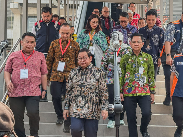 Gubernur DKI Jakarta, Pramono Anung, saat meninjau persiapan peresmian LRT Jakarta rute Manggarai - Velodrome di Manggarai, Kamis (13/8/2026). Foto: Dok. Istimewa