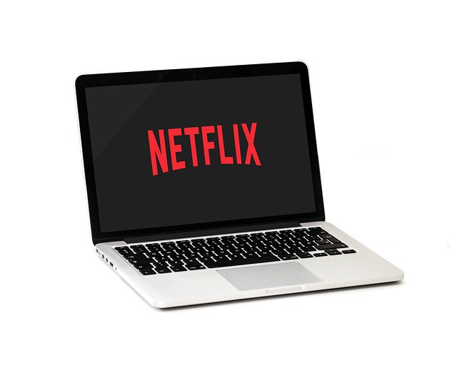 Ilustrasi laptop, video, netflix. Foto: Pixabay