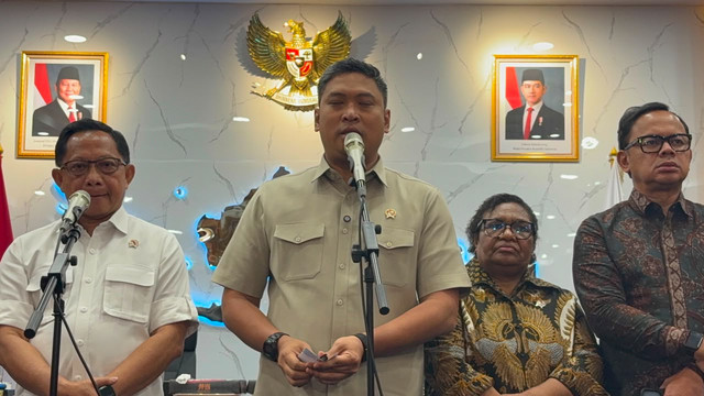 Menteri Dalam Negeri (Mendagri), Muhammad Tito Karnavian dan Kepala Badan Gizi Nasional (BGN), Sudaryono saat konferensi pers di Kantor Kemendagri, Jakarta Pusat, Kamis (13/8/2026). Foto: Joakhim Tharob/kumparan