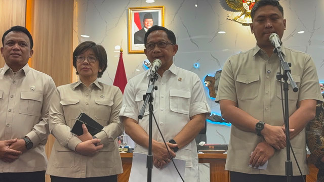 Menteri Dalam Negeri (Mendagri), Muhammad Tito Karnavian dan Kepala Badan Gizi Nasional (BGN), Sudaryono saat konferensi pers di Kantor Kemendagri, Jakarta Pusat, Kamis (13/8/2026). Foto: Joakhim Tharob/kumparan