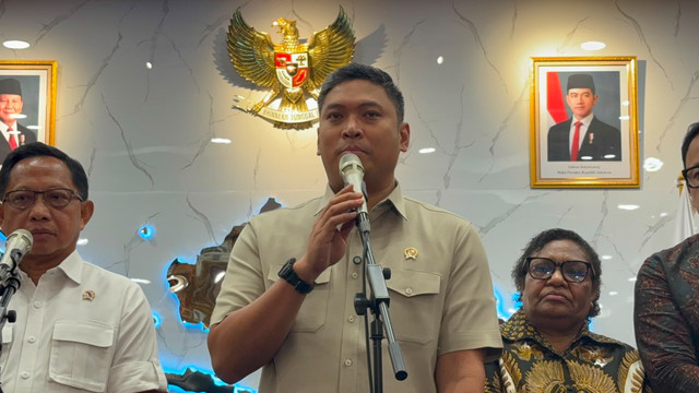 Menteri Dalam Negeri (Mendagri), Muhammad Tito Karnavian dan Kepala Badan Gizi Nasional (BGN), Sudaryono saat konferensi pers di Kantor Kemendagri, Jakarta Pusat, Kamis (13/8/2026). Foto: Joakhim Tharob/kumparan