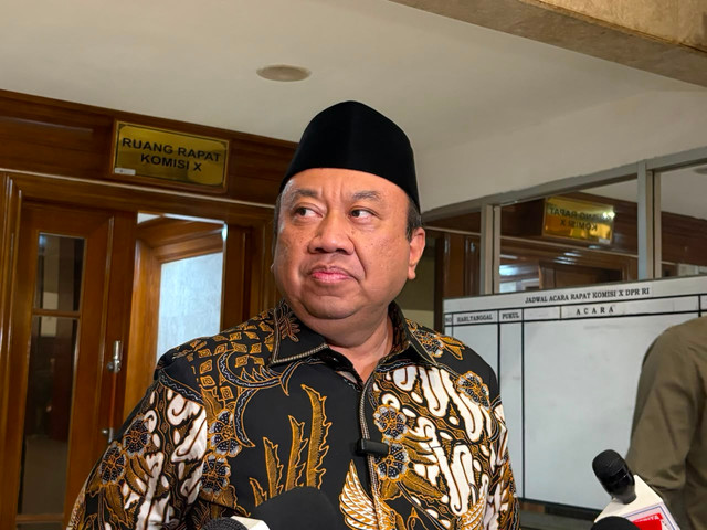 Wakil Ketua Komisi X Lalu Hadrian Irfani di Kompleks Parlemen, Senayan, Jakarta, Kamis (13/8/2026). Foto: Nasywa Athifah/kumparan