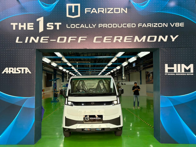Farizon V8E Cargo Van jadi model pertama yang dirakit lokal di PT Handal Indonesia Motor, Purwakarta, Jawa Barat. Foto: Alvian Yoga Yulianto/kumparan