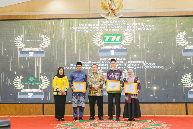 Pemerintah Kota Pekanbaru meraih Peringkat I pada ajang Riau Investment Award 2026 setelah mencatatkan realisasi investasi sebesar Rp 7,35 triliun (156,02% dari target nasional) pada Semester I 2026, Jumat (14/8/2026). Foto: Dok. Diskominfo Pekanbaru