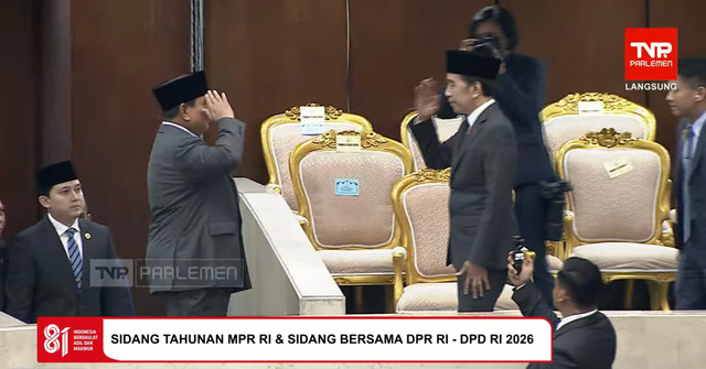 Presiden Prabowo Subianto menyapa Presiden ke-7 RI usai menghadiri sidang tahunan MPR/DPR/DPD 2026. dok: YouTube TVR Parlemen