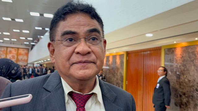 Ketua DPP PDIP Andreas Hugo Pareira di Kompleks Parlemen, Senayan, Jakarta, Jumat (14/8). Foto: Nasywa Athifah/kumparan