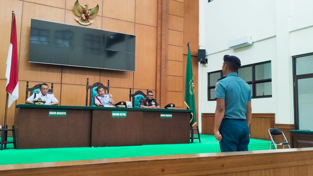 Terdakwa Mayor Laut Faisal Mulia jalani sidang tuntutan di Pengadilan Militer Tinggi I Medan, Jumat (14/8/2026). Foto: Amar Marpaung/kumparan