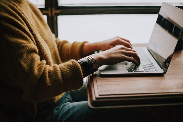 Ilustrasi cara cek desil di DTSEN. Foto: Unsplash