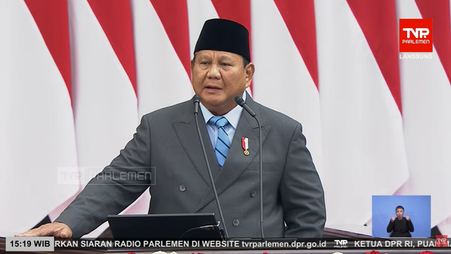 Presiden Prabowo Subianto menyampaikan Pengantar atas RUU tentang APBN Tahun Anggaran 2027 beserta Nota Keuangan saat Sidang Paripurna Pembukaan Masa Persidangan I DPR Tahun Sidang 2026-2027 di Kompleks Parlemen, Jakarta, Jumat (14/8/2026). Foto: YouTube/ TVR Parlemen