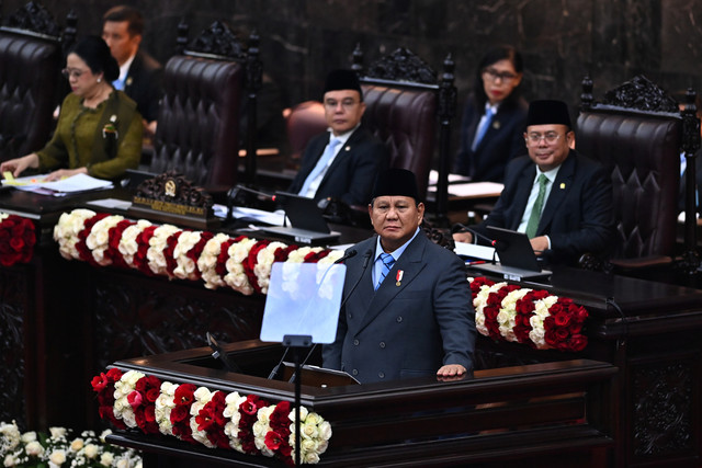 Presiden Prabowo Subianto menyampaikan Pengantar atas RUU tentang APBN Tahun Anggaran 2027 beserta Nota Keuangan saat Sidang Paripurna Pembukaan Masa Persidangan I DPR Tahun Sidang 2026-2027 di Kompleks Parlemen, Jakarta, Jumat (14/8/2026). Foto: Rivan Awal Lingga/ANTARA FOTO