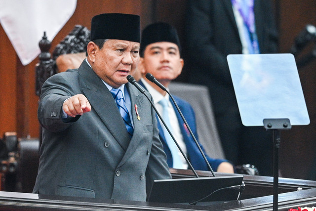 Presiden Prabowo Subianto menyampaikan Pengantar atas RUU tentang APBN Tahun Anggaran 2027 beserta Nota Keuangan saat Sidang Paripurna Pembukaan Masa Persidangan I DPR Tahun Sidang 2026-2027 di Kompleks Parlemen, Jakarta, Jumat (14/8/2026). Foto: Asprilla Dwi Adha/ANTARA FOTO