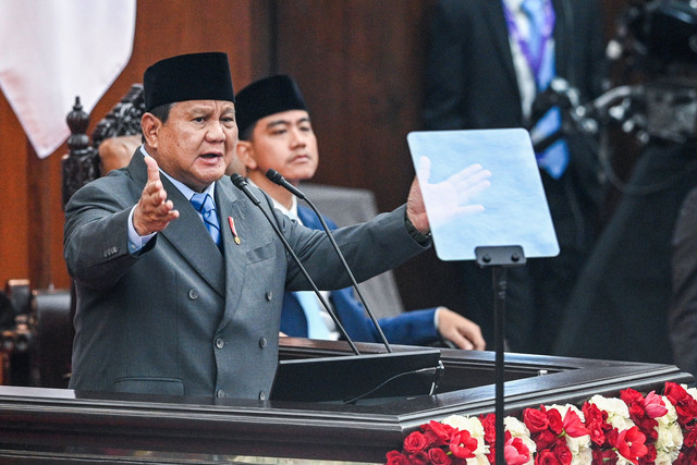Presiden Prabowo Subianto menyampaikan Pengantar atas RUU tentang APBN Tahun Anggaran 2027 beserta Nota Keuangan saat Sidang Paripurna Pembukaan Masa Persidangan I DPR Tahun Sidang 2026-2027 di Kompleks Parlemen, Jakarta, Jumat (14/8/2026). Foto: Asprilla Dwi Adha/ANTARA FOTO